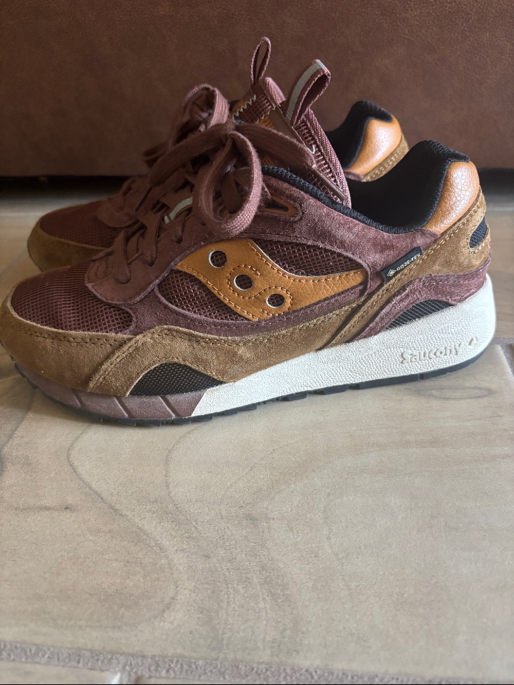Saucony Shadow 6000 GORE-TEX Rust Brown Gore-Tex Athletic Sneaker men’s size 5.5